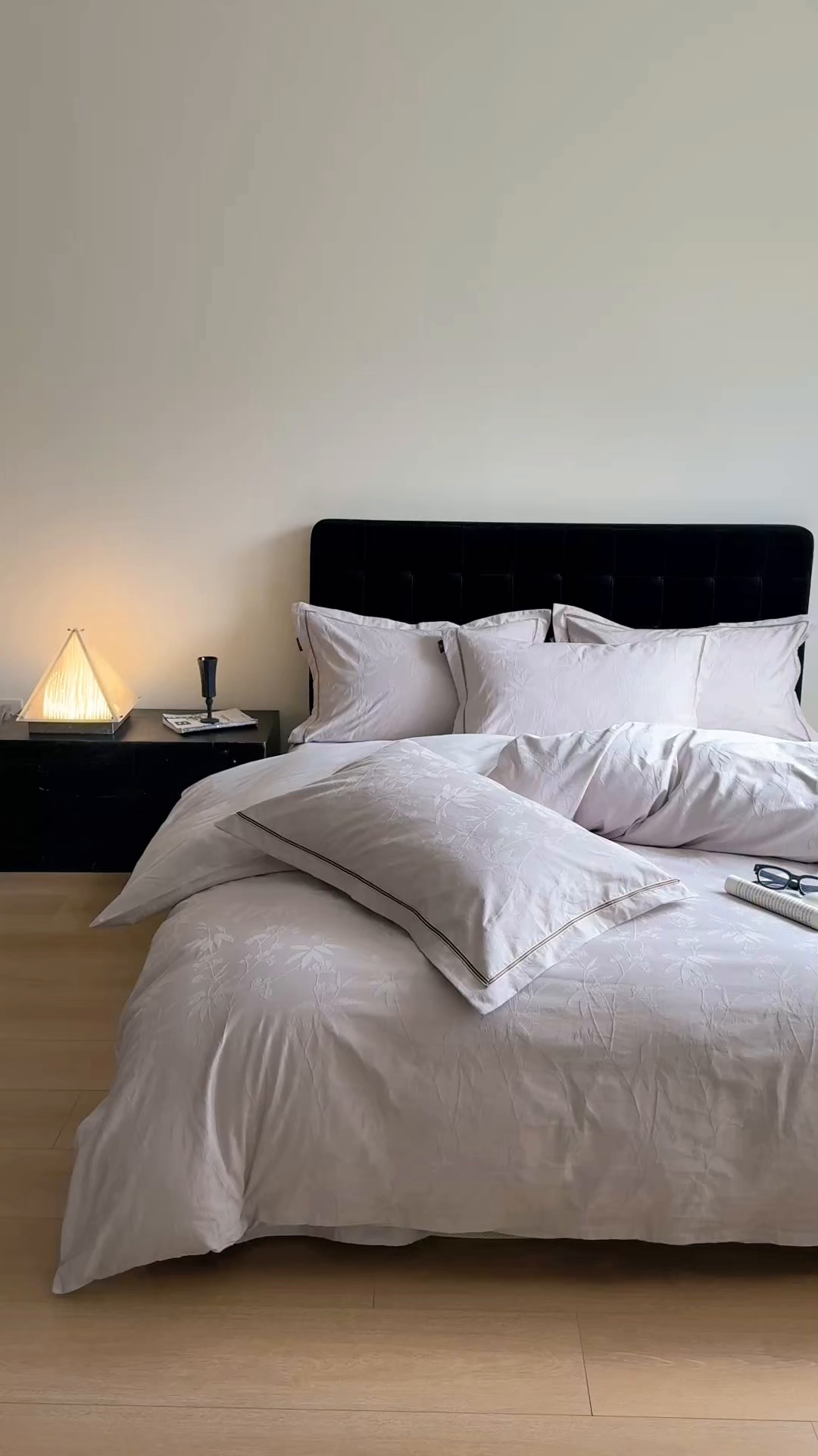 91家纺网 家纺一手货源 找家纺 于果 2025新款全棉纯棉亮面立体浮雕磨毛四件套 森语集-银灰