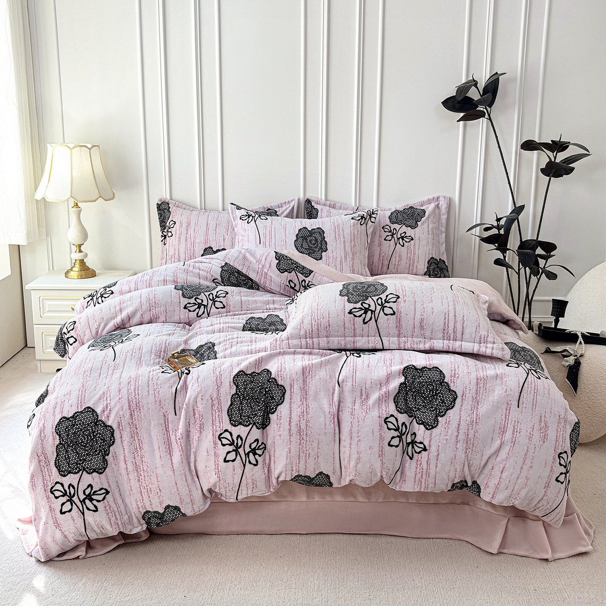 91家纺网 家纺一手货源 找家纺 （总）未来家居 2025新款赫本风印花款提花绒四件套