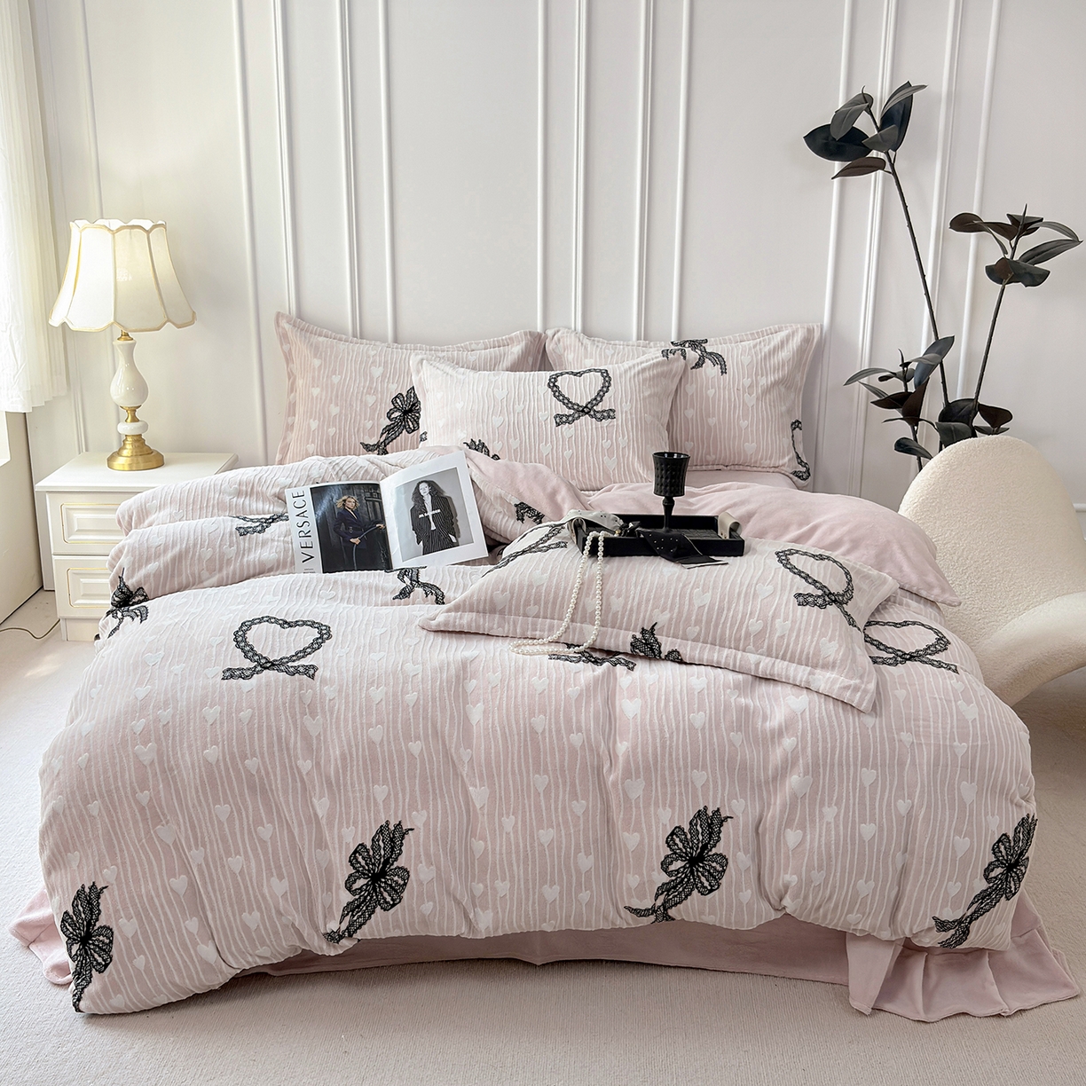 91家纺网 家纺一手货源 找家纺 （总）未来家居 2025新款赫本风印花款提花绒四件套