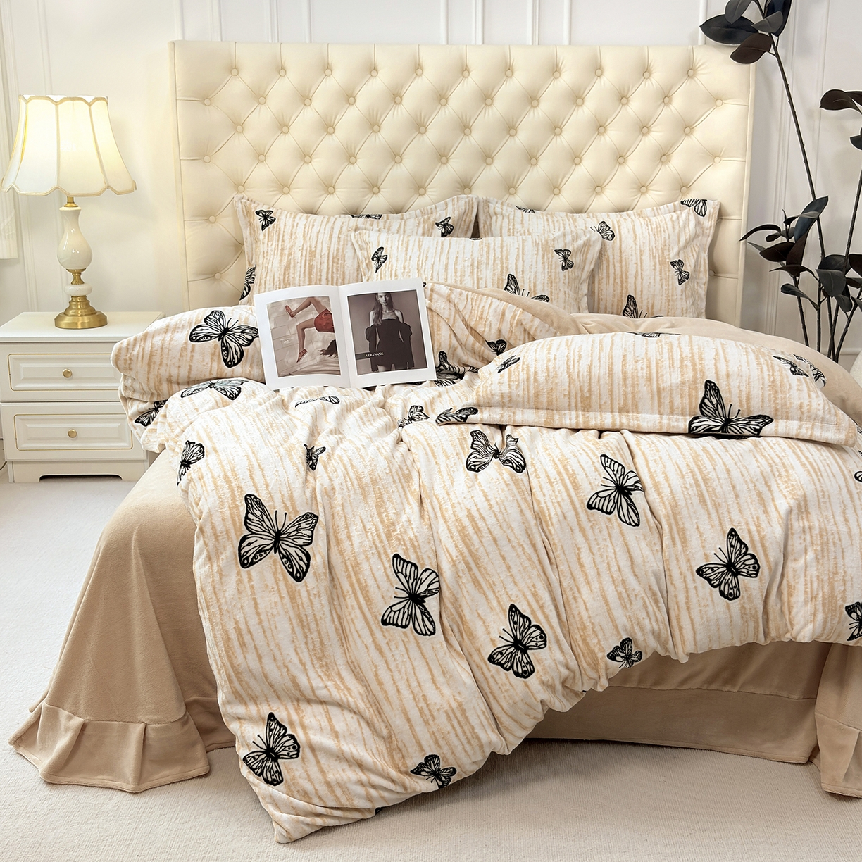 91家纺网 家纺一手货源 找家纺 未来家居 2025新款赫本风印花款提花绒四件套 蝶棕