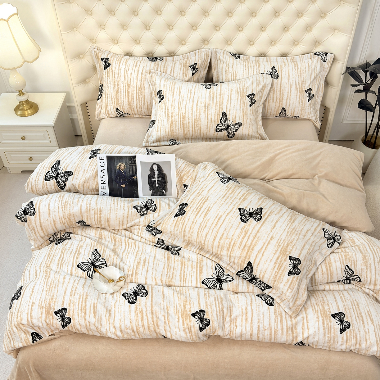 91家纺网 家纺一手货源 找家纺 未来家居 2025新款赫本风印花款提花绒四件套 蝶棕