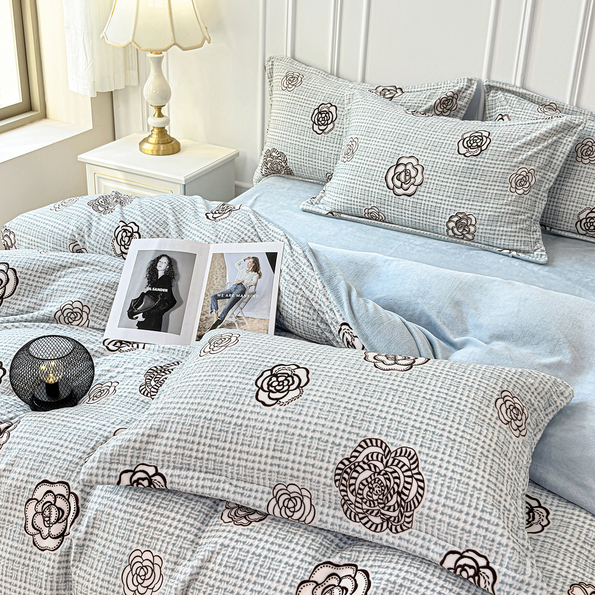 91家纺网 家纺一手货源 找家纺 未来家居 2025新款赫本风印花款提花绒四件套 菱香