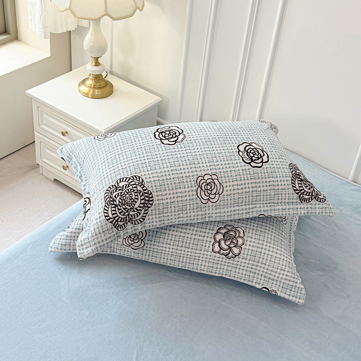 91家纺网 家纺一手货源 找家纺 未来家居 2025新款赫本风印花款提花绒四件套 菱香