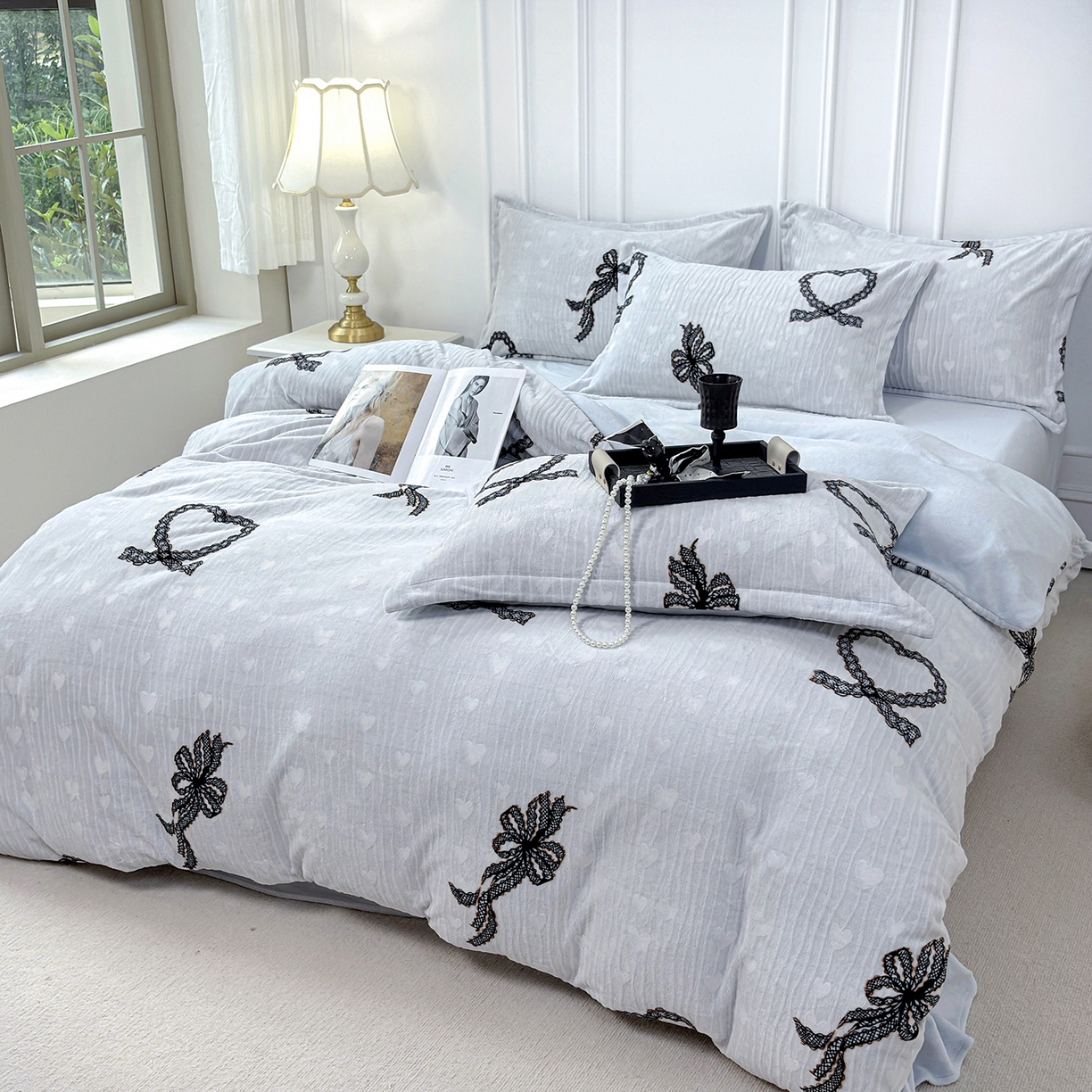 91家纺网 家纺一手货源 找家纺 未来家居 2025新款赫本风印花款提花绒四件套 绮梦