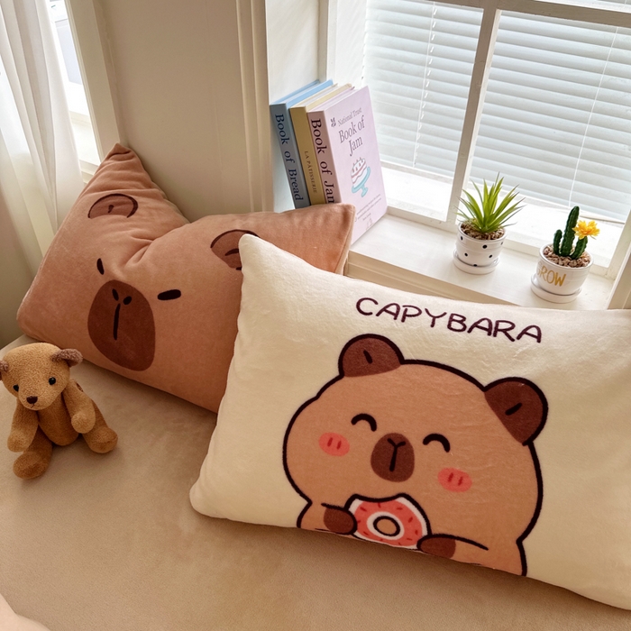 91家纺网 家纺一手货源 找家纺 徕米家居 2025新款卡通毛巾绣绣花牛奶绒四件套 卡皮吧啦伙伴