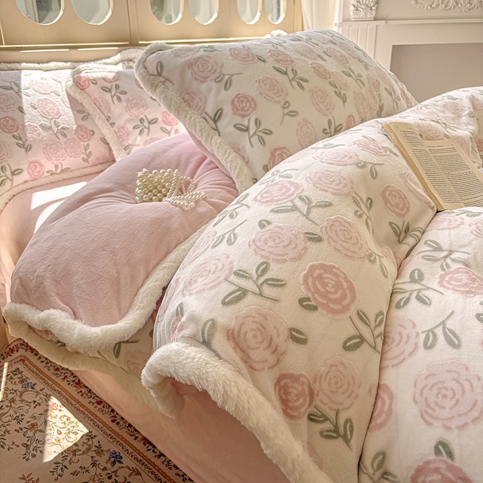 91家纺网 家纺一手货源 找家纺 Mata蔓塔家 2025春夏新款三丽鸥A类水洗双层纱夏被夏凉被空调被 拼图KT