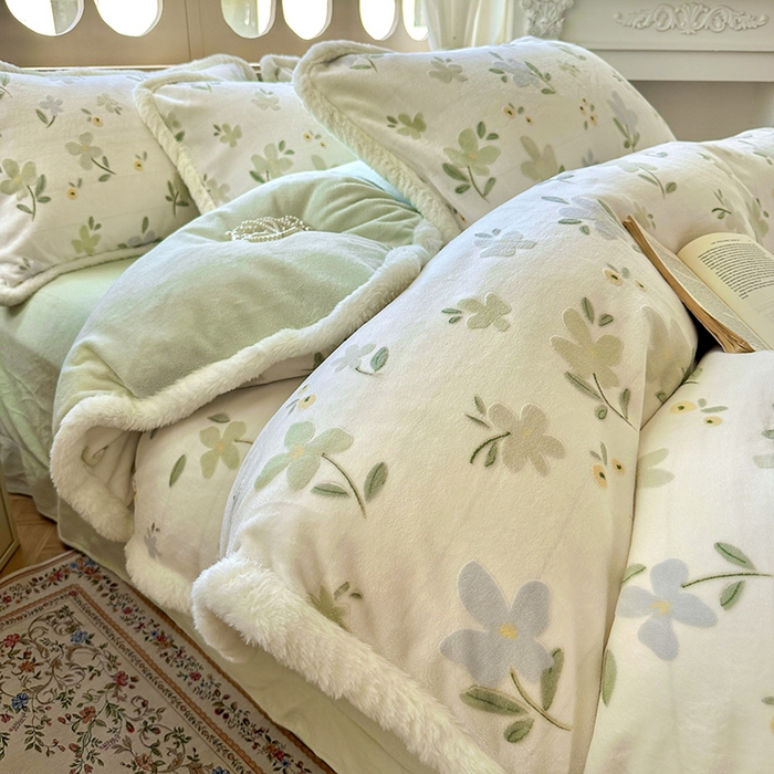 91家纺网 家纺一手货源 找家纺 （总）Mata蔓塔家 2025新款小清新牛奶绒雕花兔毛绒包边四件套