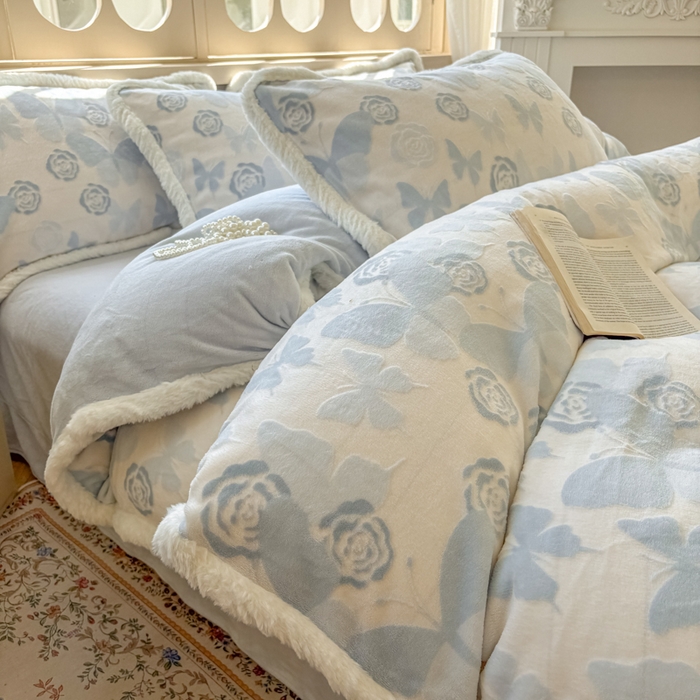 Mata蔓塔家 2025新款小清新牛奶绒雕花兔毛绒包边四件套 蝶影玫瑰-蓝