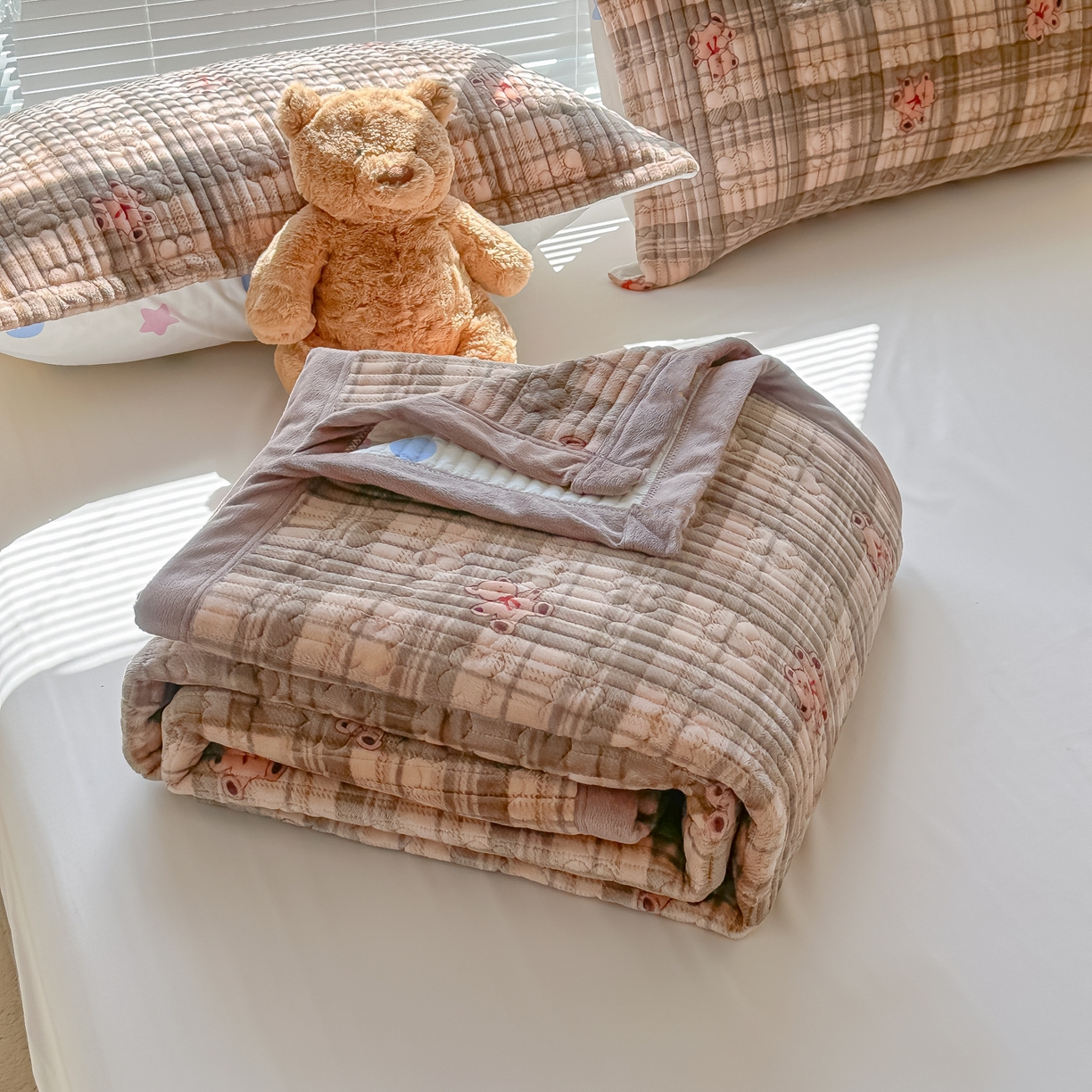 91家纺网 家纺一手货源 找家纺 （总）青竹苑 2025新款牛奶绒豆豆绒夹棉床盖款四件套