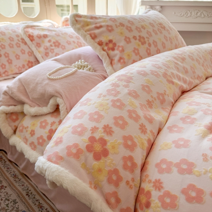 Mata蔓塔家 2025新款小清新牛奶绒雕花兔毛绒包边四件套 繁花朵朵