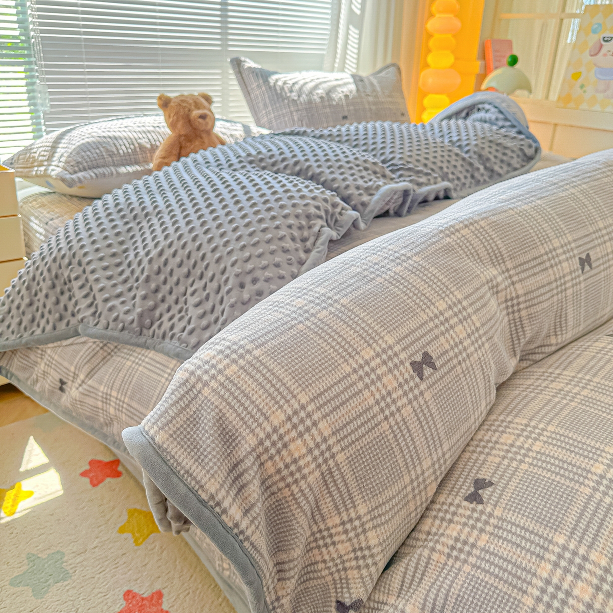 91家纺网 家纺一手货源 找家纺 （总）青竹苑 2025新款牛奶绒豆豆绒夹棉床盖款四件套