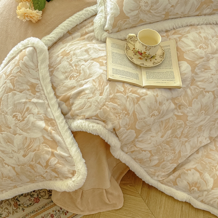 91家纺网 家纺一手货源 找家纺 Mata蔓塔家 2025新款小清新牛奶绒雕花兔毛绒包边四件套 暖杏花语