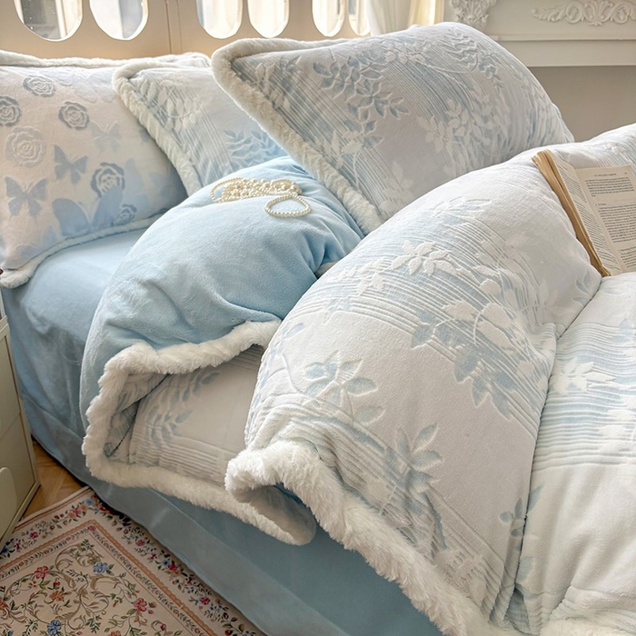Mata蔓塔家 2025新款小清新牛奶绒雕花兔毛绒包边四件套 浅蓝叶梦