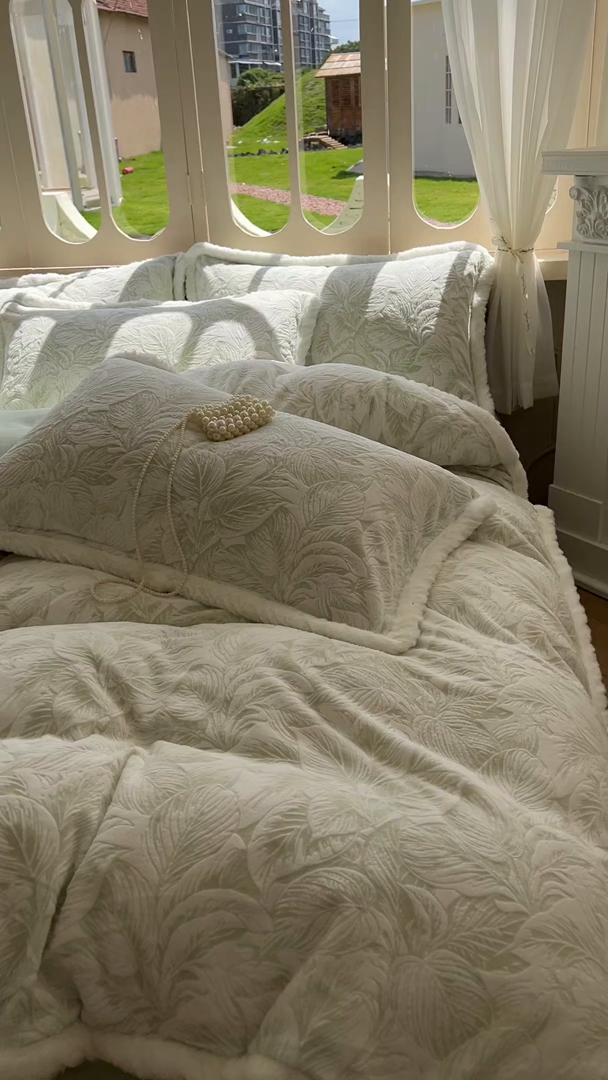 91家纺网 家纺一手货源 找家纺 Mata蔓塔家 2025新款小清新牛奶绒雕花兔毛绒包边四件套 如梦令-绿