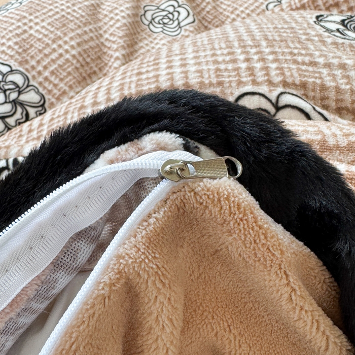 91家纺网 家纺一手货源 找家纺 Mata蔓塔家 2025新款小清新牛奶绒雕花兔毛绒包边四件套 山茶花-咖