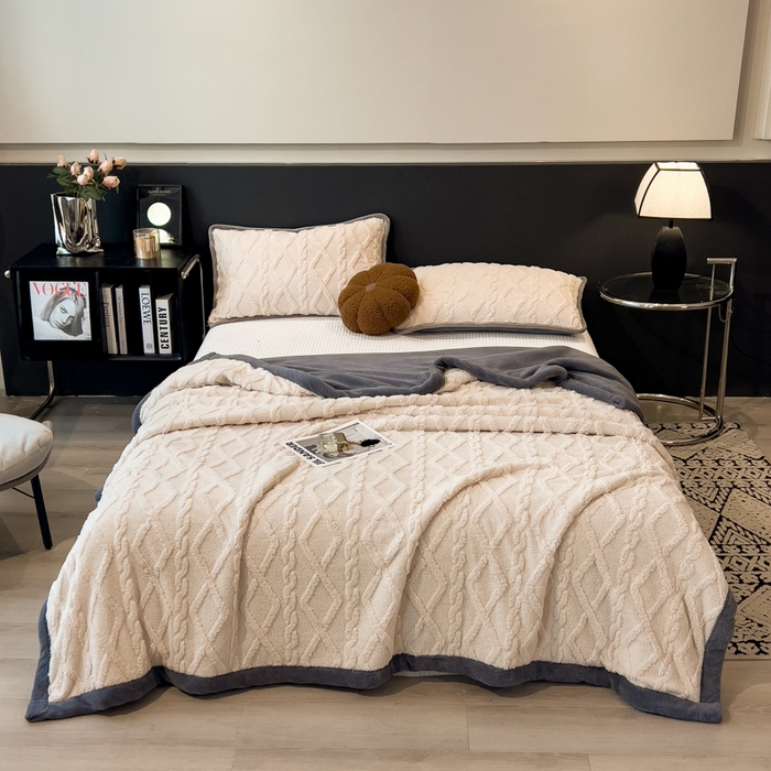 91家纺网 家纺一手货源 找家纺 云恋家纺 2025新款卡通加厚雪花绒双层毛毯 塔芙绒毛毯-极简米