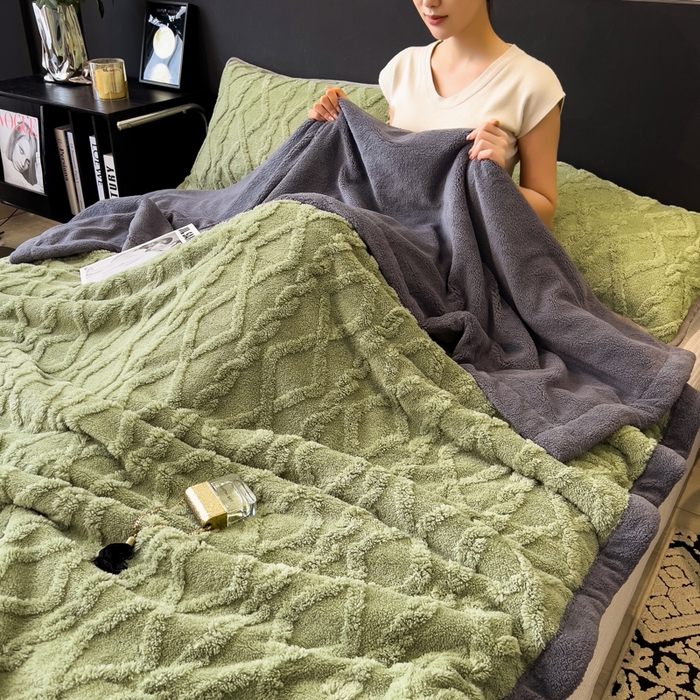 91家纺网 家纺一手货源 找家纺 （总）云恋家纺 2025新款2025塔芙绒毛毯加厚舒棉绒绒盖毯牛奶绒办公室午睡珊瑚绒披肩沙发毯被子