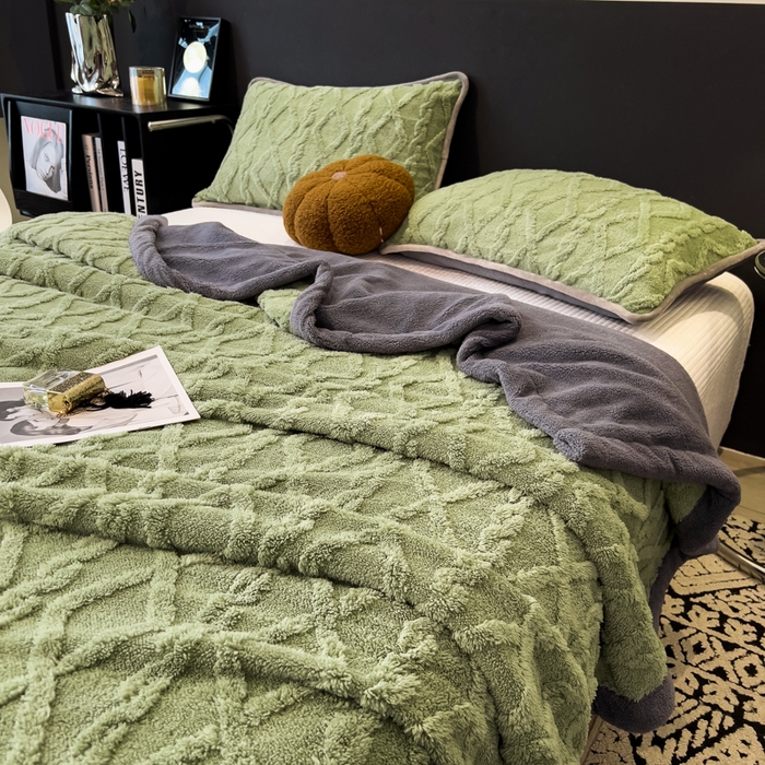 91家纺网 家纺一手货源 找家纺 （总）云恋家纺 2025新款2025塔芙绒毛毯加厚舒棉绒绒盖毯牛奶绒办公室午睡珊瑚绒披肩沙发毯被子