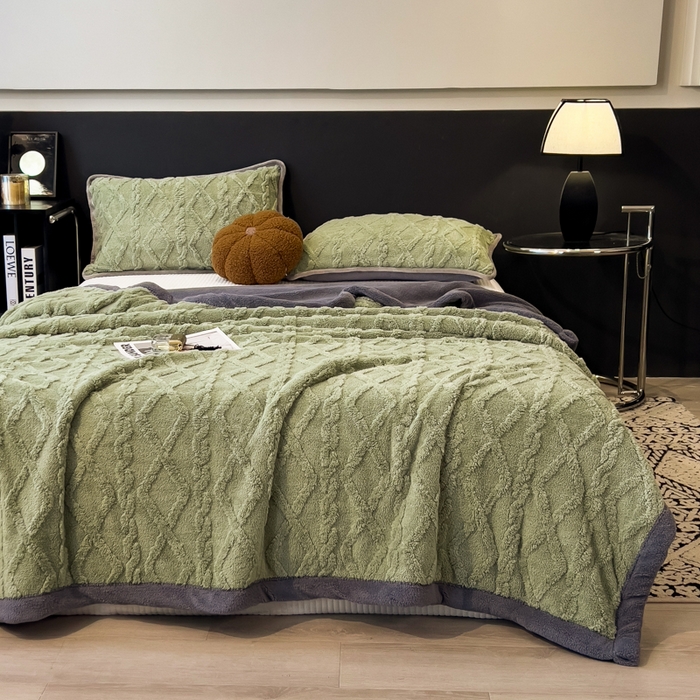 91家纺网 家纺一手货源 找家纺 （总）云恋家纺 2025新款2025塔芙绒毛毯加厚舒棉绒绒盖毯牛奶绒办公室午睡珊瑚绒披肩沙发毯被子