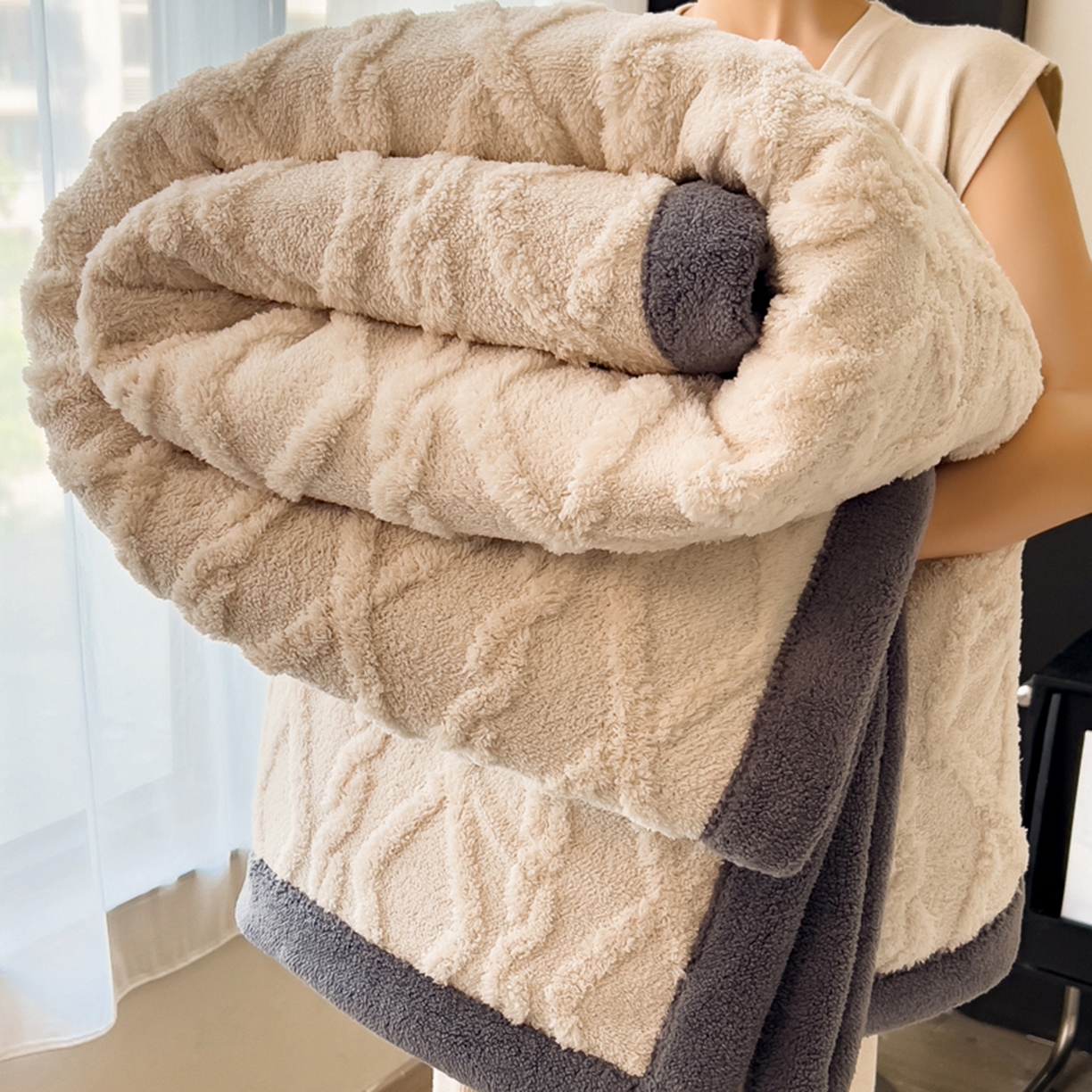 云恋家纺 2025新款卡通加厚雪花绒双层毛毯 塔芙绒毛毯-极简米