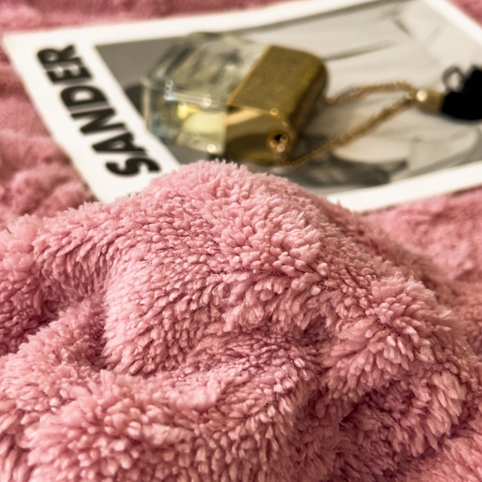 91家纺网 家纺一手货源 找家纺 云恋家纺 2025新款卡通加厚雪花绒双层毛毯 塔芙绒毛毯-豆沙