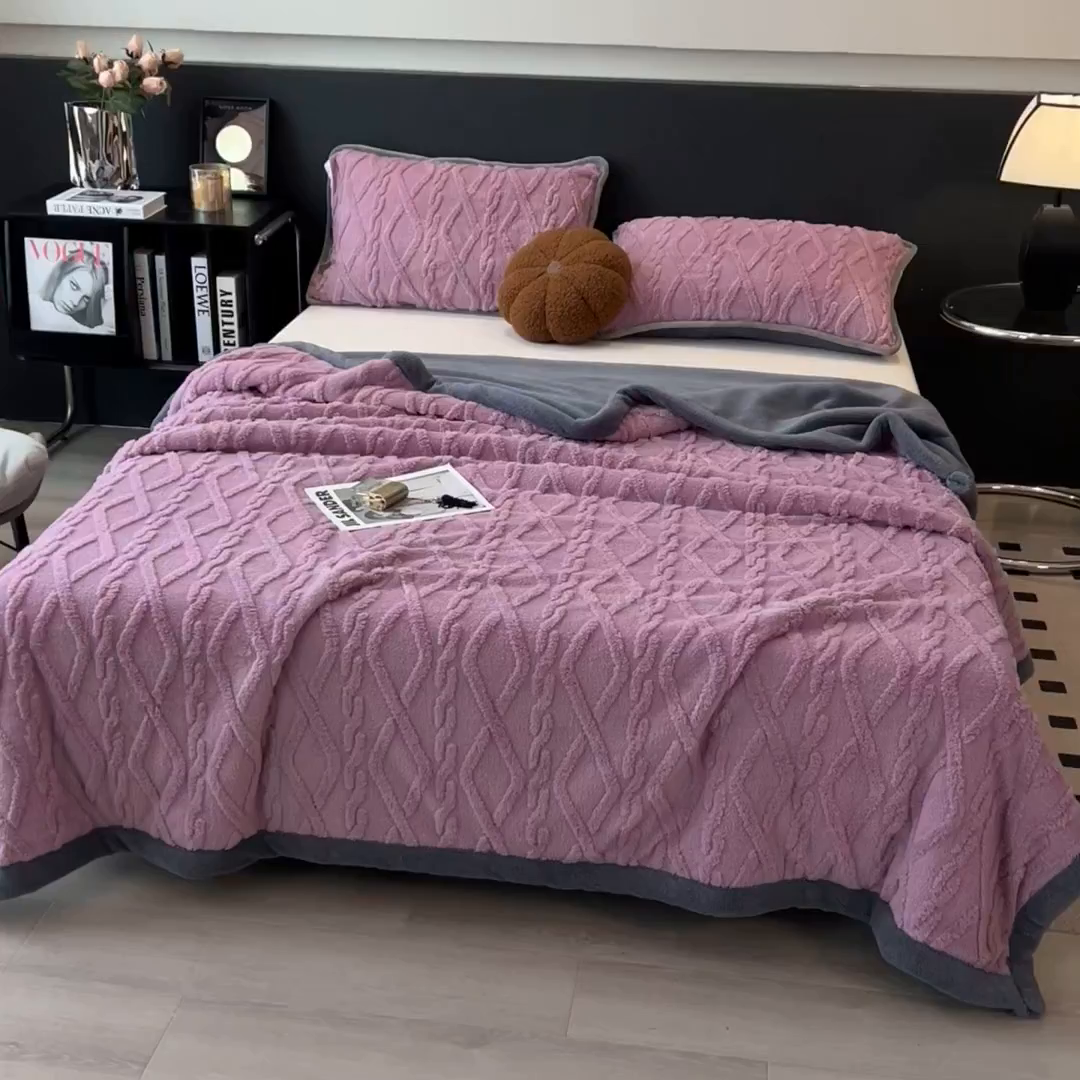 91家纺网 家纺一手货源 找家纺 云恋家纺 2025新款卡通加厚雪花绒双层毛毯 塔芙绒毛毯-雅紫