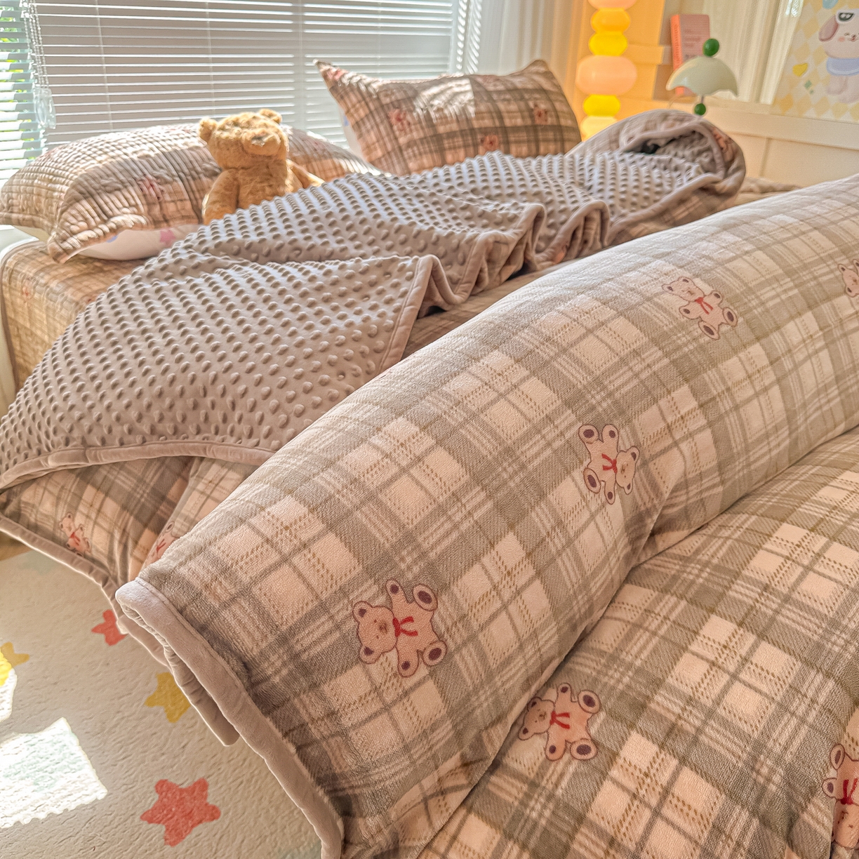 青竹苑 2025新款牛奶绒豆豆绒夹棉床盖款四件套 饼干小熊