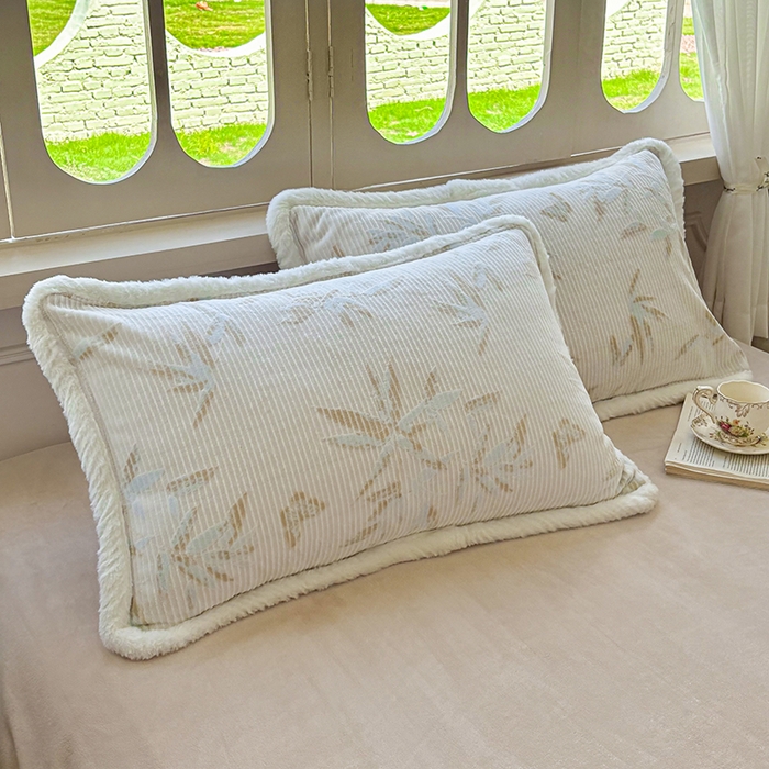 91家纺网 家纺一手货源 找家纺 Mata蔓塔家 2025新款小清新牛奶绒雕花兔毛绒包边四件套 竹蝶伴眠