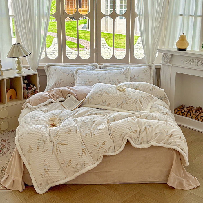 91家纺网 家纺一手货源 找家纺 Mata蔓塔家 2025新款小清新牛奶绒雕花兔毛绒包边四件套 竹蝶伴眠