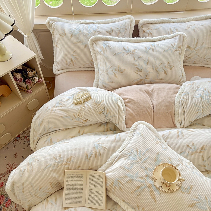 91家纺网 家纺一手货源 找家纺 Mata蔓塔家 2025新款小清新牛奶绒雕花兔毛绒包边四件套 竹蝶伴眠