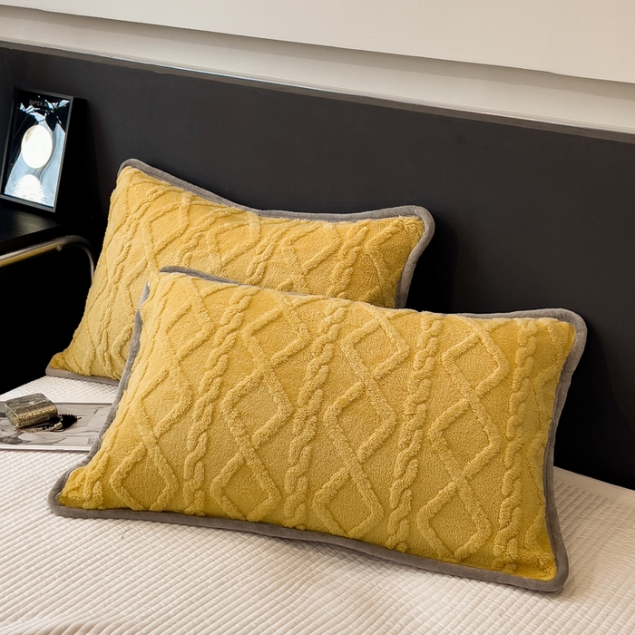 91家纺网 家纺一手货源 找家纺 云恋家纺 2025新款卡通加厚雪花绒双层毛毯 塔芙绒毛毯-柠檬黄