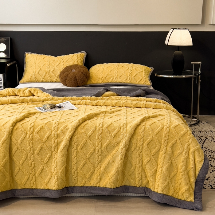 91家纺网 家纺一手货源 找家纺 云恋家纺 2025新款卡通加厚雪花绒双层毛毯 塔芙绒毛毯-柠檬黄