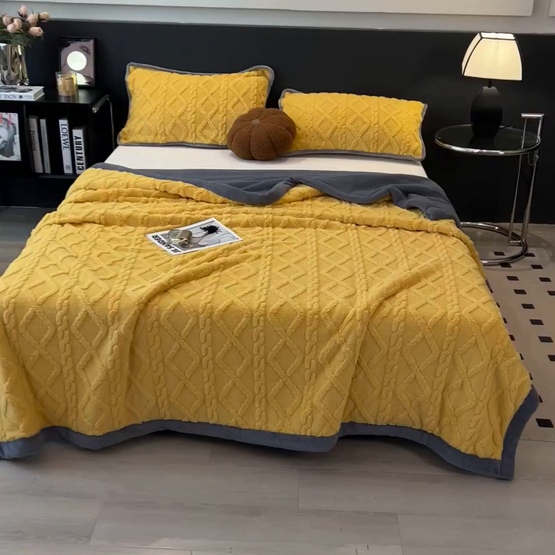 91家纺网 家纺一手货源 找家纺 云恋家纺 2025新款卡通加厚雪花绒双层毛毯 塔芙绒毛毯-柠檬黄