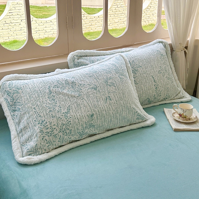 91家纺网 家纺一手货源 找家纺 Mata蔓塔家 2025新款小清新牛奶绒雕花兔毛绒包边四件套 竹影清眠