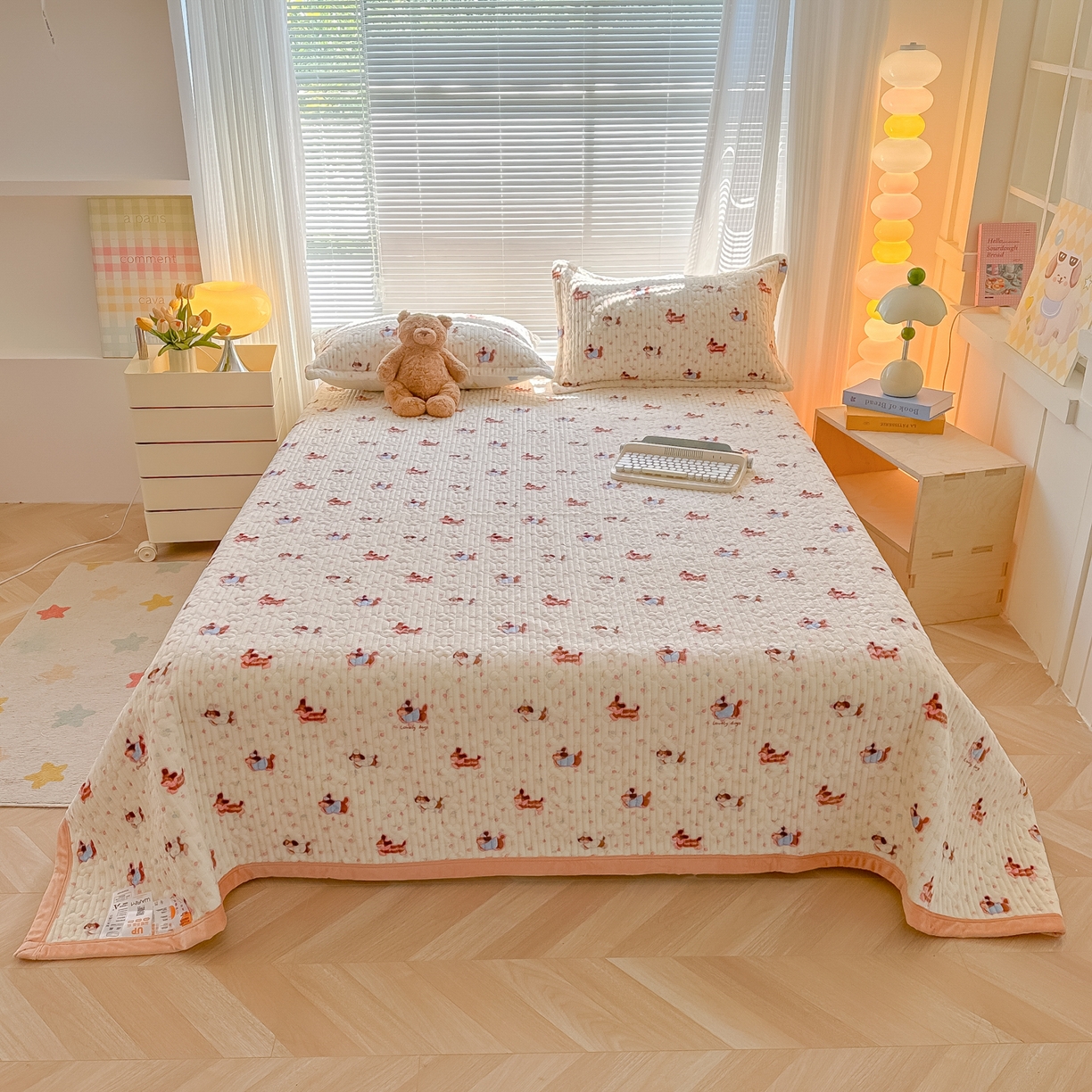 91家纺网 家纺一手货源 找家纺 青竹苑 2025新款牛奶绒豆豆绒夹棉床盖款四件套 调皮狗