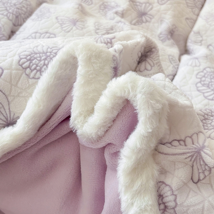 91家纺网 家纺一手货源 找家纺 Mata蔓塔家 2025新款小清新牛奶绒雕花兔毛绒包边四件套 紫梦絮语
