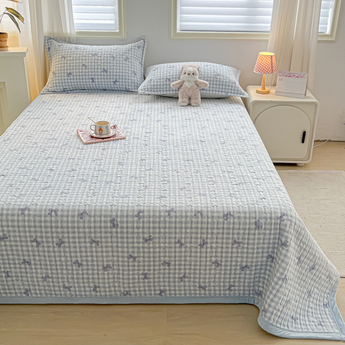 91家纺网 家纺一手货源 找家纺 青竹苑 2025新款牛奶绒豆豆绒夹棉床盖款四件套 洛丽塔