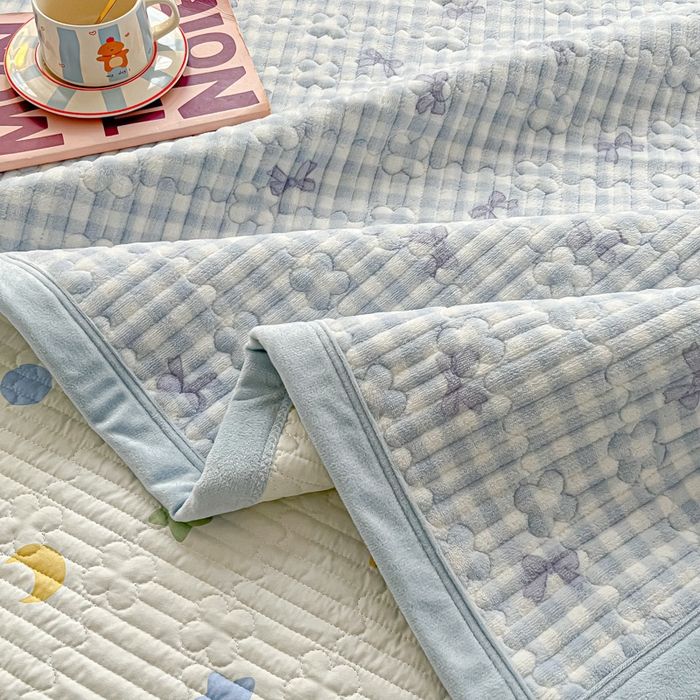 91家纺网 家纺一手货源 找家纺 青竹苑 2025新款牛奶绒豆豆绒夹棉床盖款四件套 洛丽塔