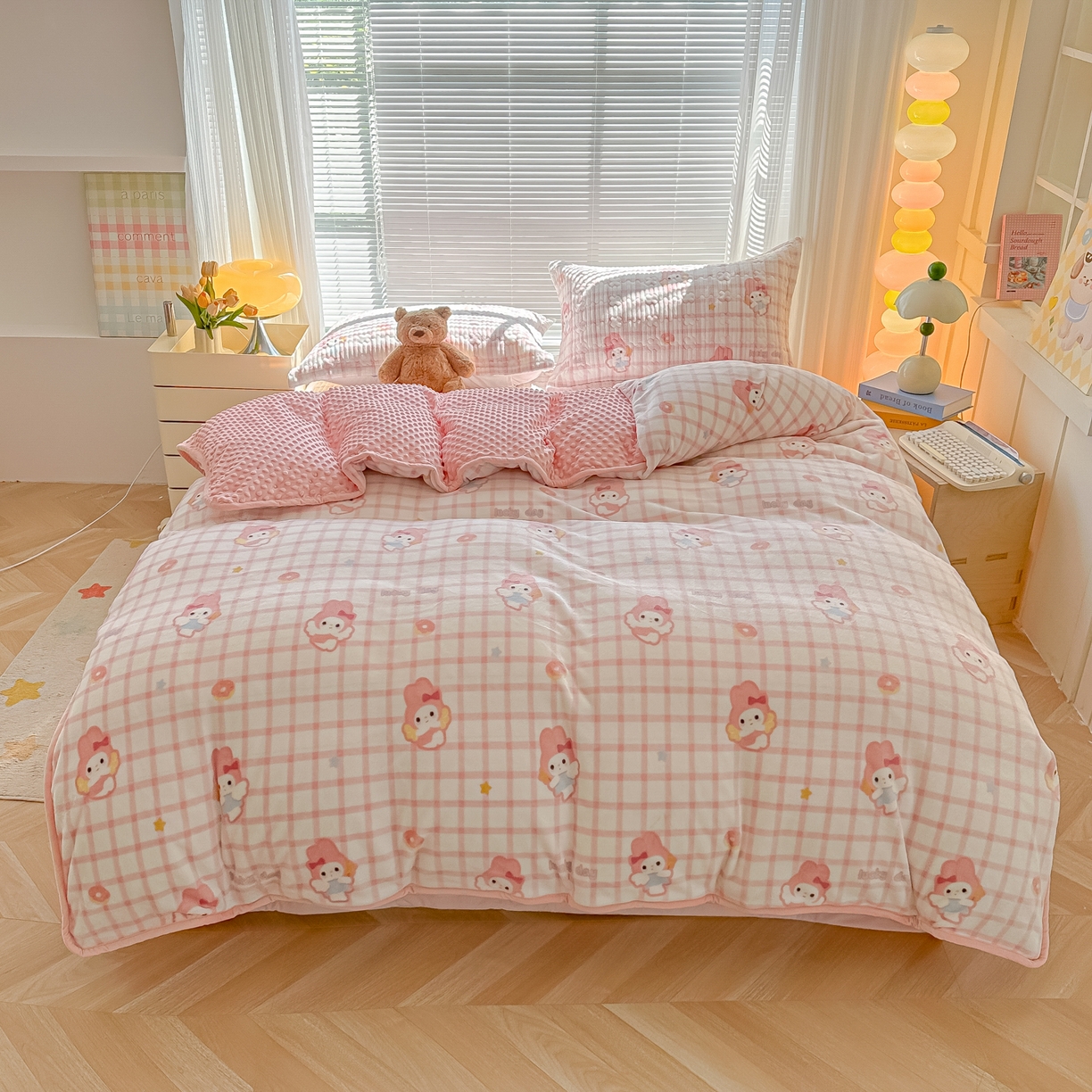 91家纺网 家纺一手货源 找家纺 青竹苑 2025新款牛奶绒豆豆绒夹棉床盖款四件套 美乐帝姬