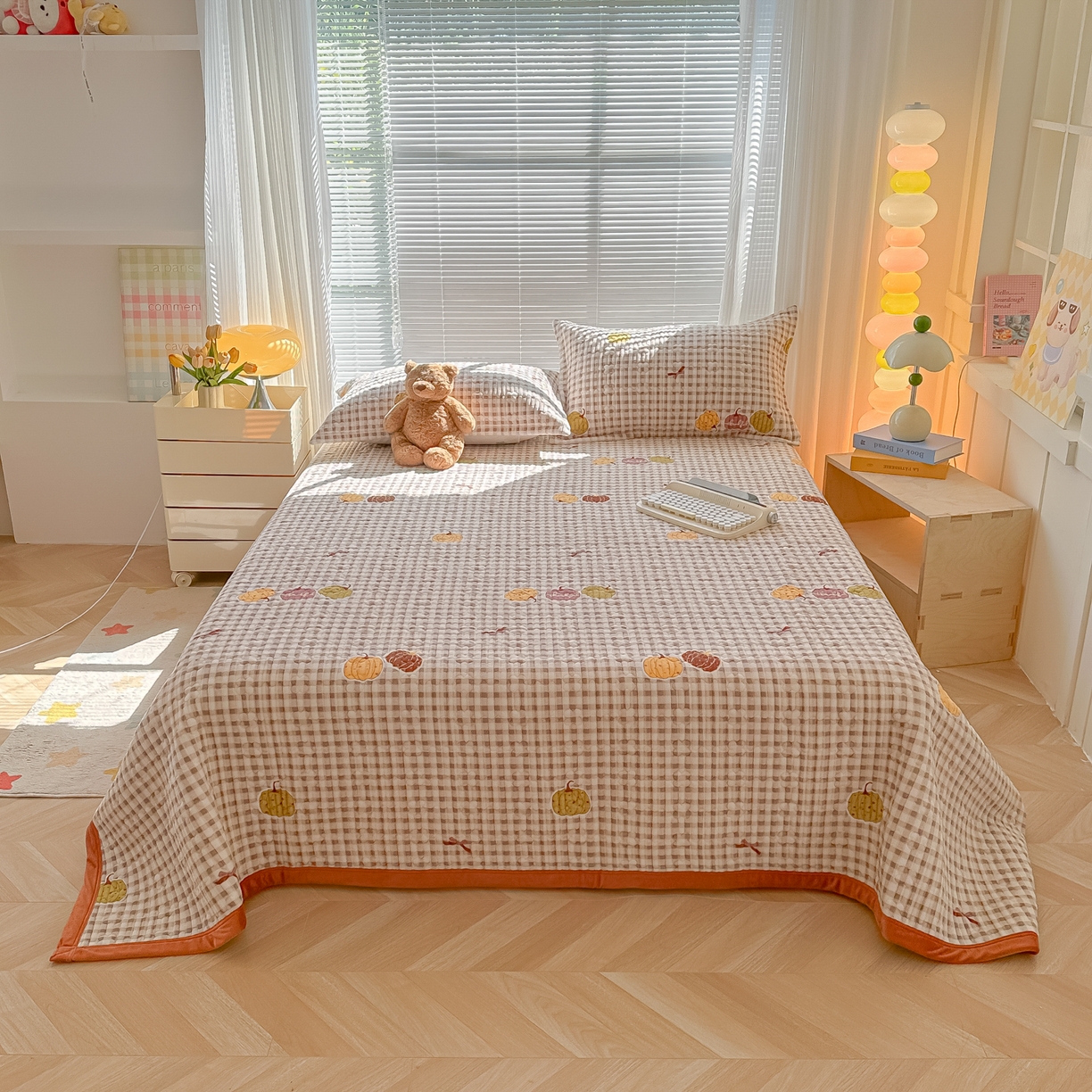 91家纺网 家纺一手货源 找家纺 青竹苑 2025新款牛奶绒豆豆绒夹棉床盖款四件套 南瓜派