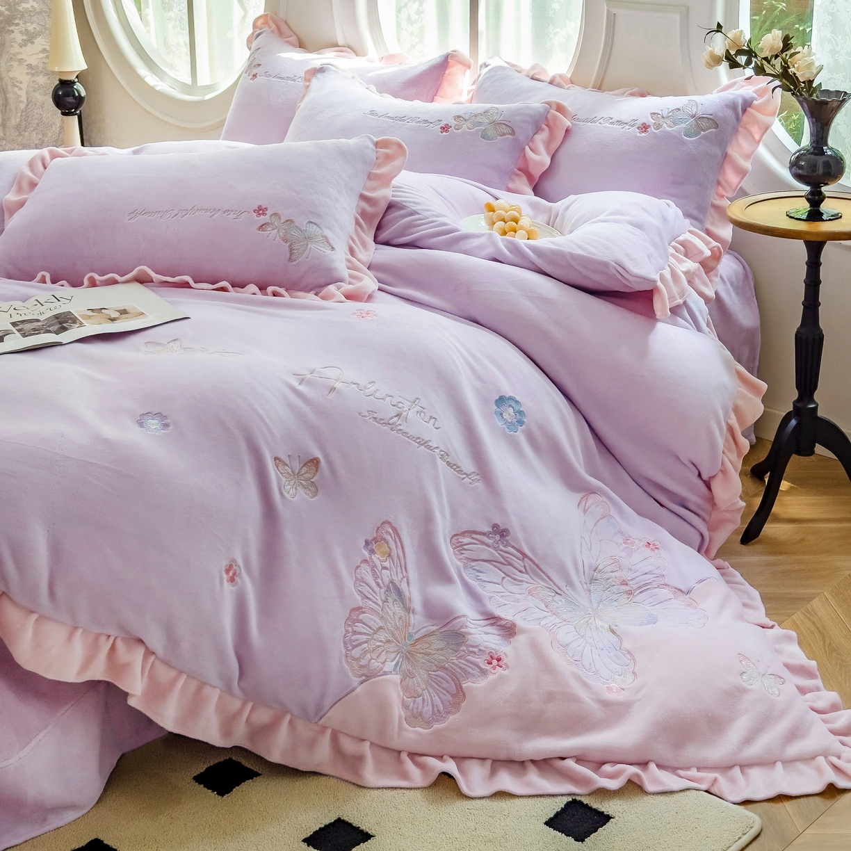 91家纺网 家纺一手货源 找家纺 卡初家居（原微来） 2025秋冬新款A类高克重加厚保暖亲肤牛奶绒四件套--蝶舞系列（提供买家秀） 蝶舞-优雅紫