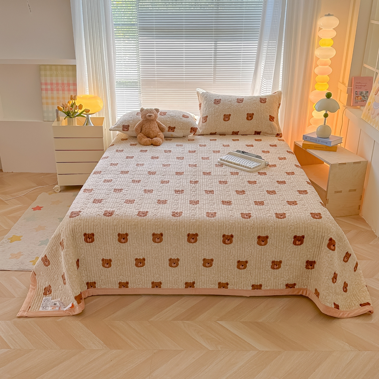 91家纺网 家纺一手货源 找家纺 青竹苑 2025新款牛奶绒豆豆绒夹棉床盖款四件套 熊熊乐园