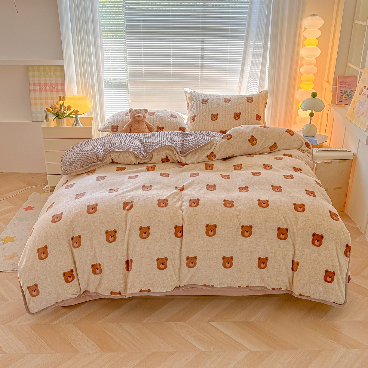 91家纺网 家纺一手货源 找家纺 青竹苑 2025新款牛奶绒豆豆绒夹棉床盖款四件套 熊熊乐园