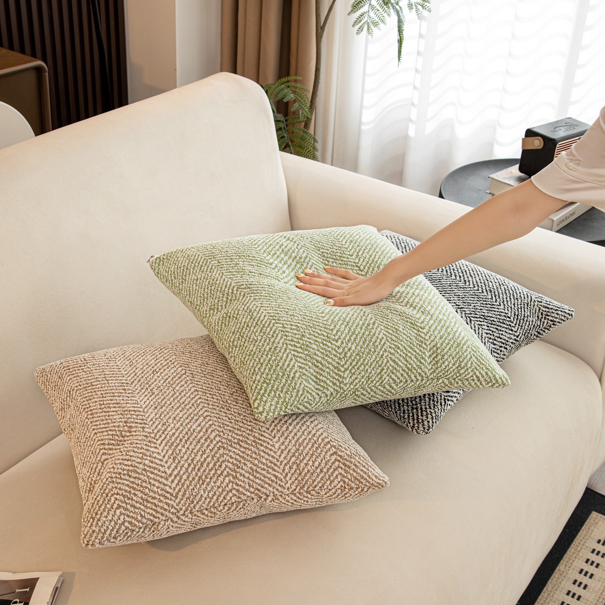 91家纺网 家纺一手货源 找家纺 沐沐家纺 2026新款波点抱枕 组合图仅做展示不可下单