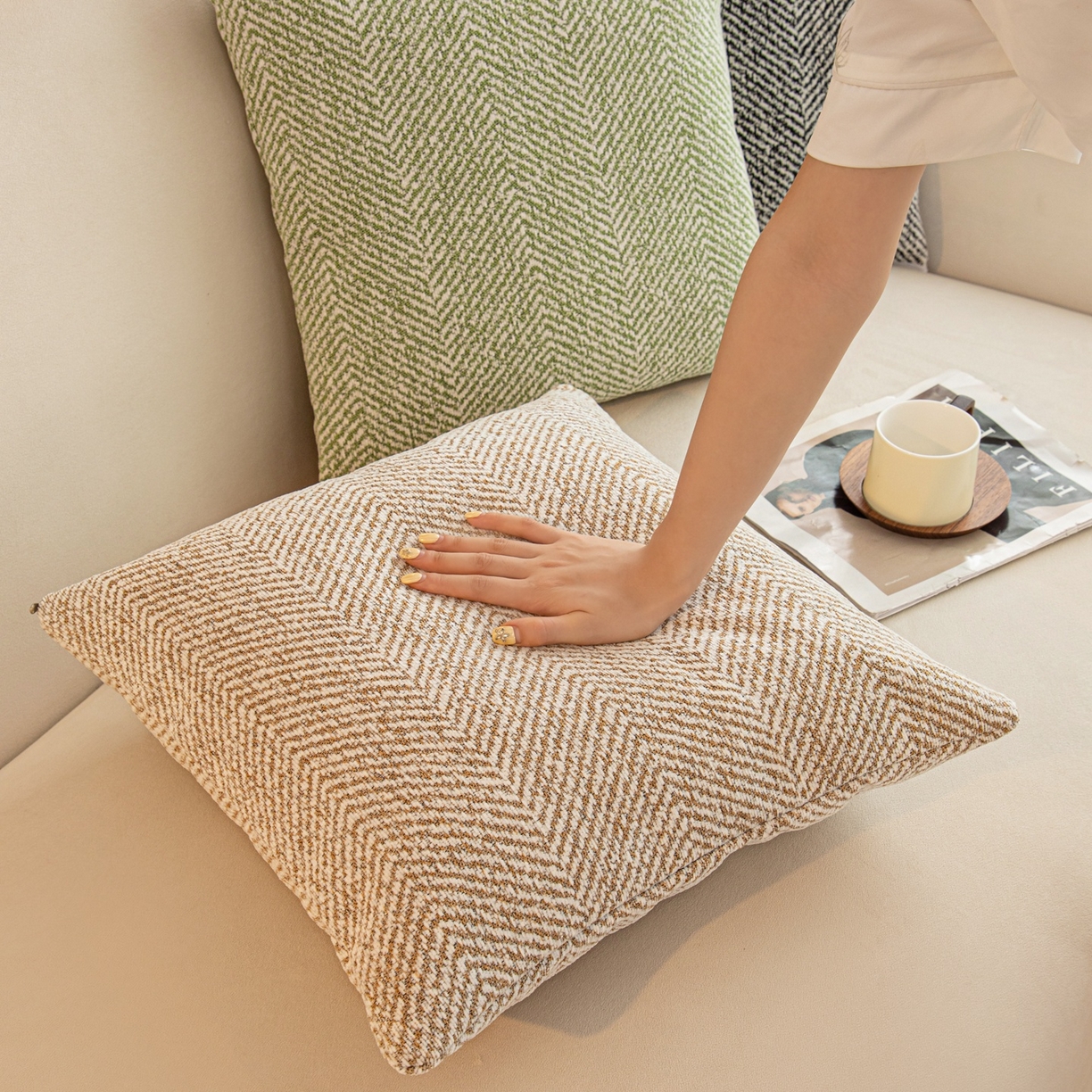 91家纺网 家纺一手货源 找家纺 沐沐家纺 2026新款波点抱枕 组合图仅做展示不可下单