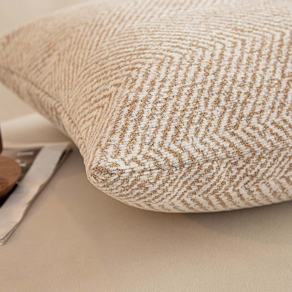 91家纺网 家纺一手货源 找家纺 沐沐家纺 2026新款波点抱枕 波点-卡其