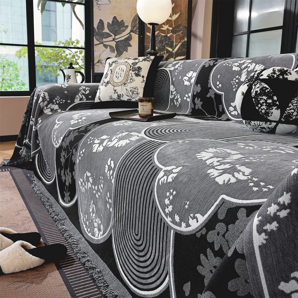 91家纺网 家纺一手货源 找家纺 共鸣沙发垫 2025新款亲肤舒适雪尼尔玉兰黑色沙发巾 秋与黑色 180x130cm沙发巾