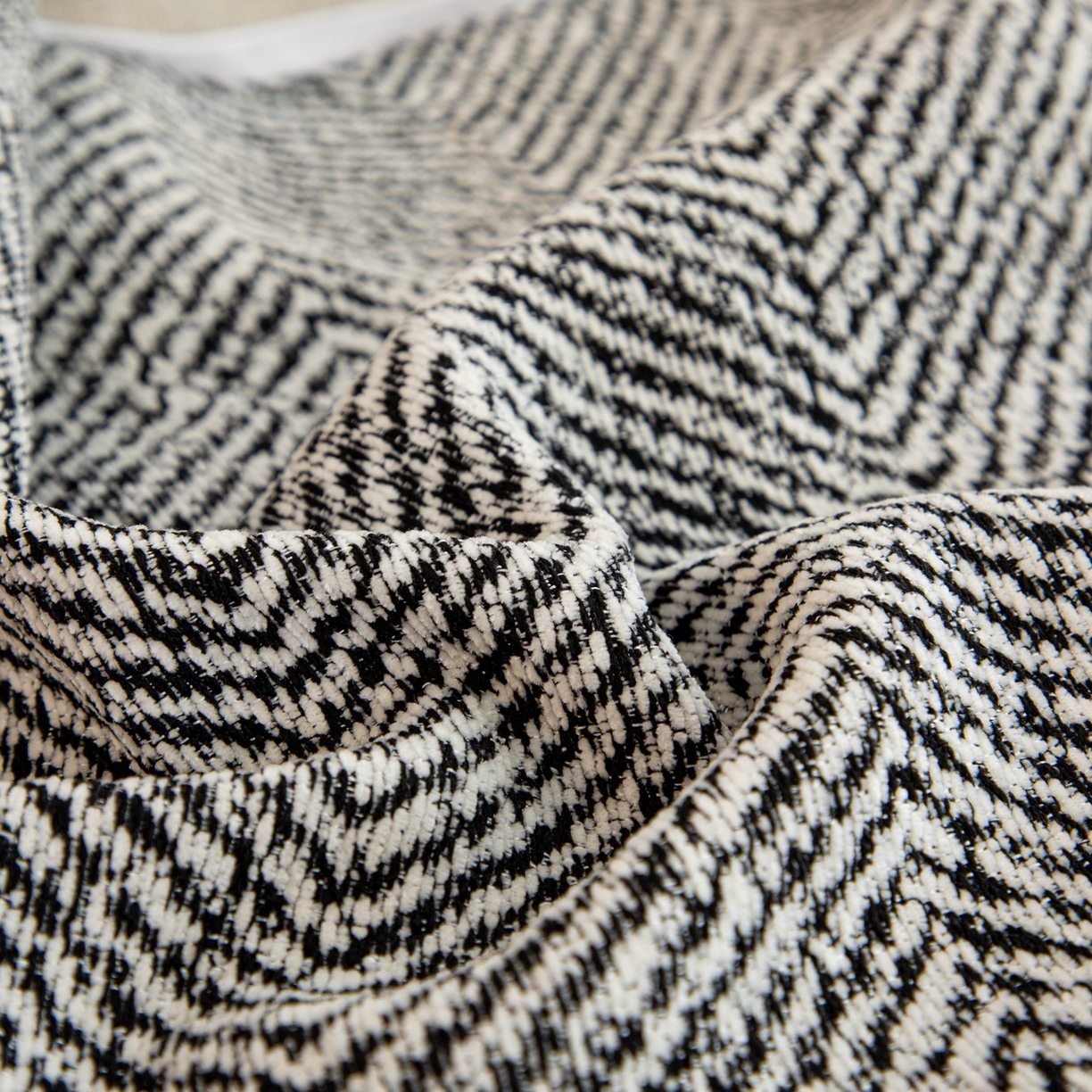 91家纺网 家纺一手货源 找家纺 沐沐家纺 2026新款波点抱枕 波点-深灰