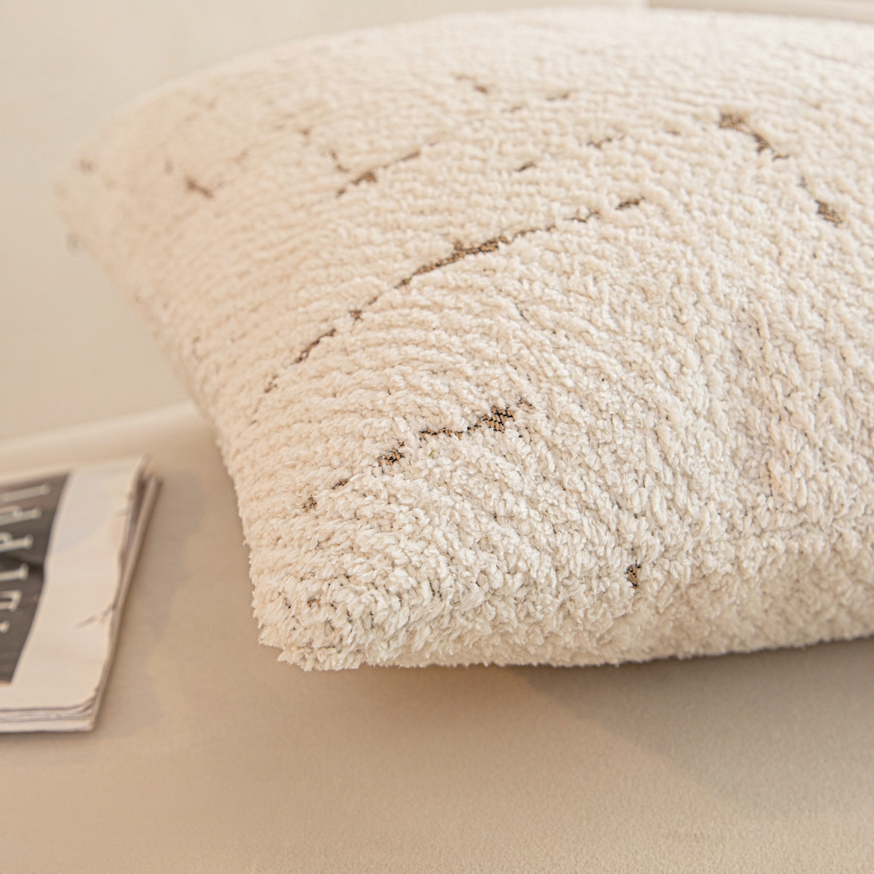 91家纺网 家纺一手货源 找家纺 沐沐家纺 2026新款漫星抱枕 漫星-白+咖