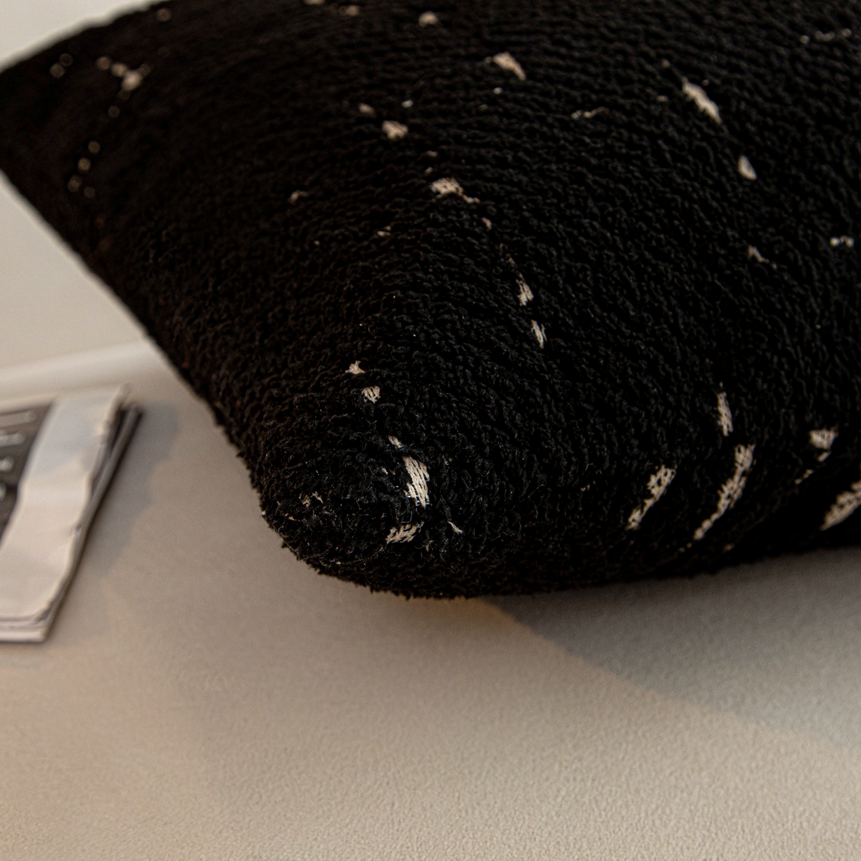 91家纺网 家纺一手货源 找家纺 沐沐家纺 2026新款漫星抱枕 漫星-黑色